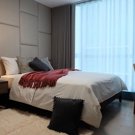 One Uptown Residence Taguig Ngoại thất bức ảnh