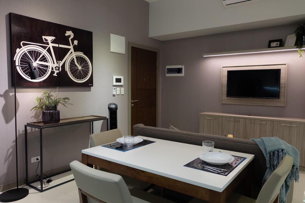 One Uptown Residence Taguig Ngoại thất bức ảnh